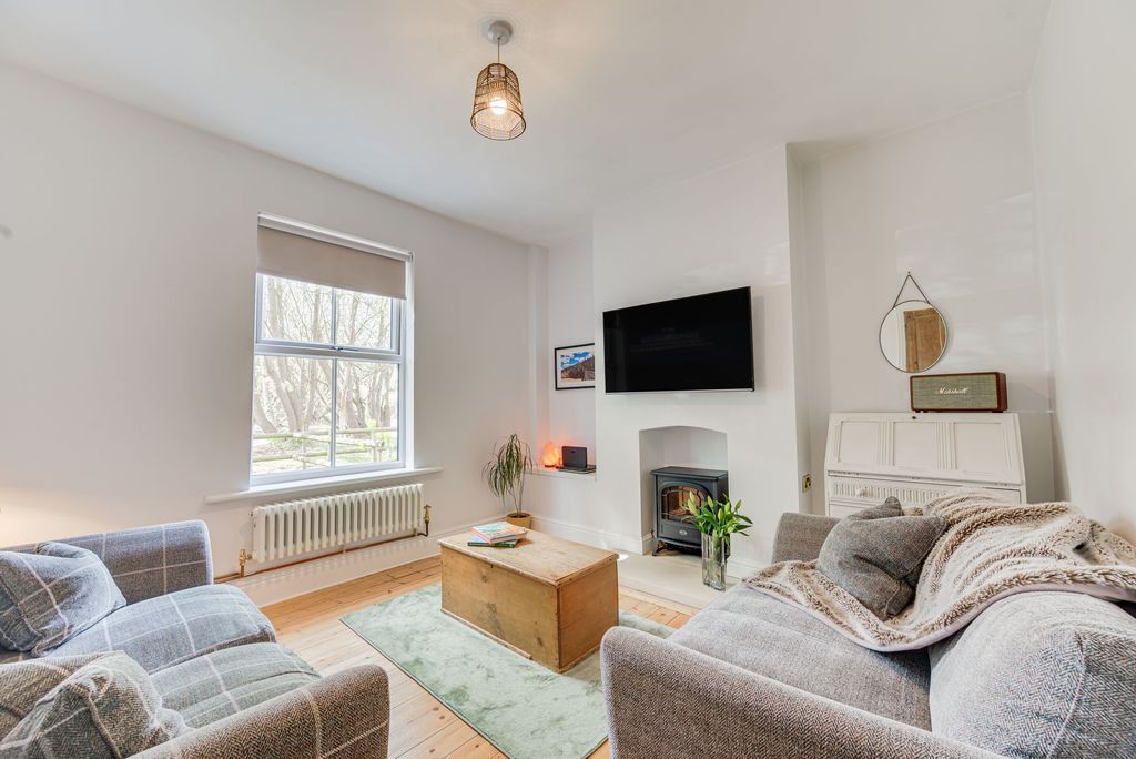 Property photo 3 of 30