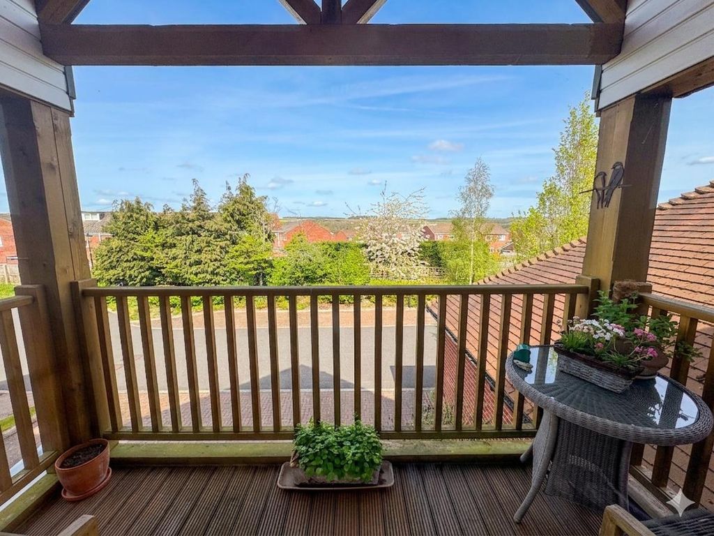 Property photo 2 of 9 Balcony Photo.Png