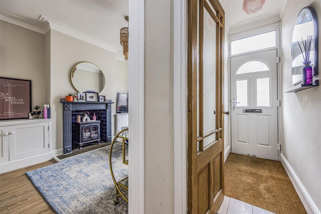 Property photo 3 of 18 21 Highgate Road, Copnor-Porticomarketing-Soldby-2