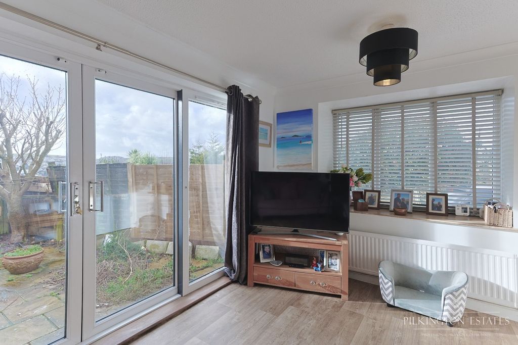 Property photo 3 of 19 4817464