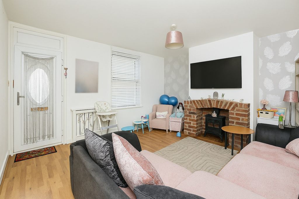 Property photo 2 of 12