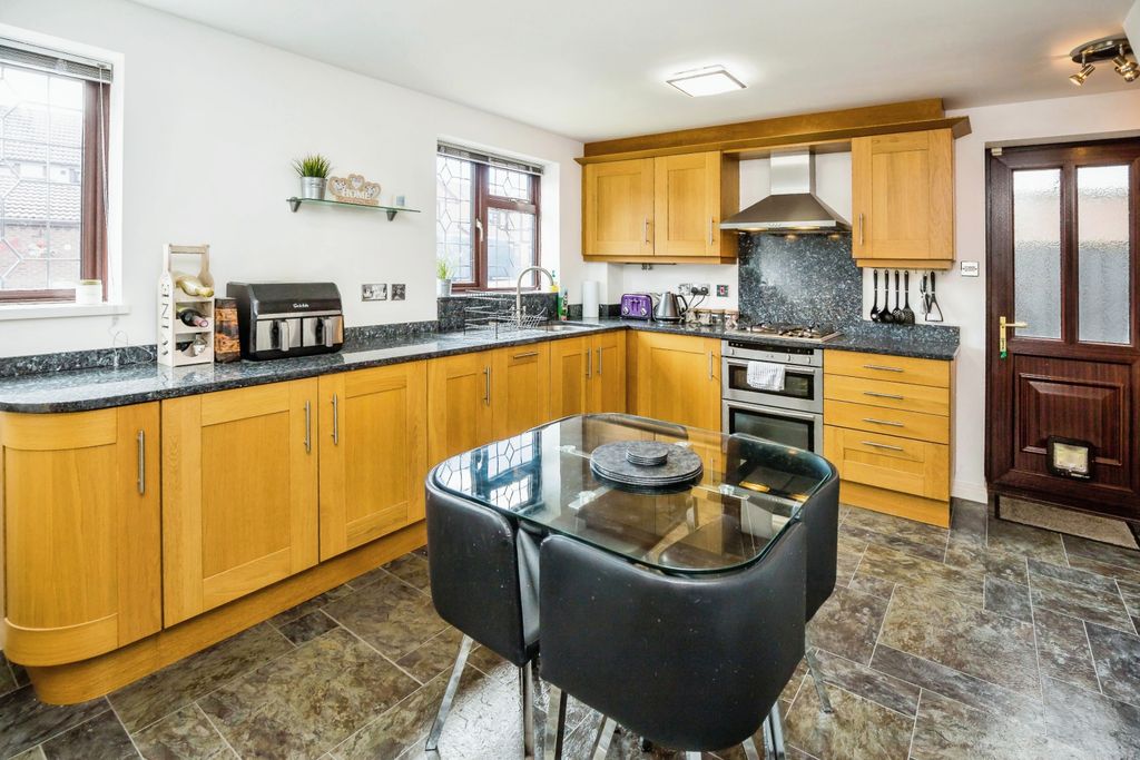 Property photo 3 of 16 Img_2058