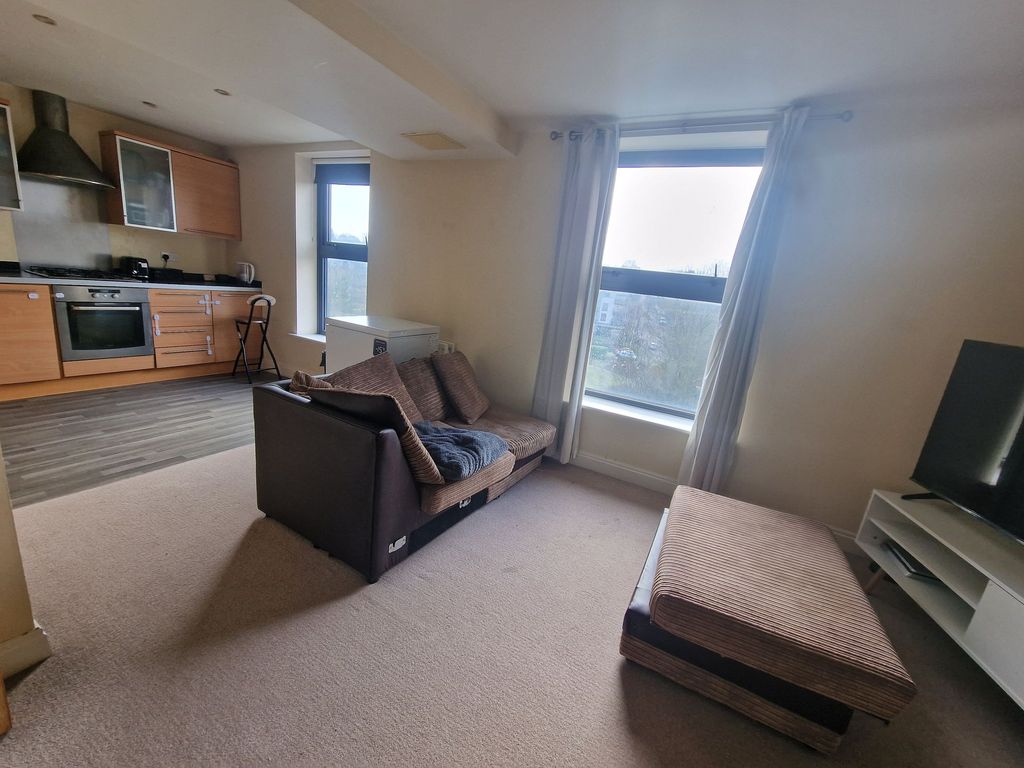 Property photo 2 of 9