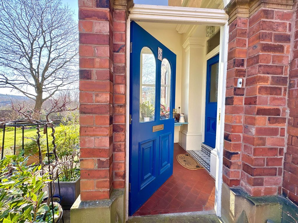 Property photo 2 of 30