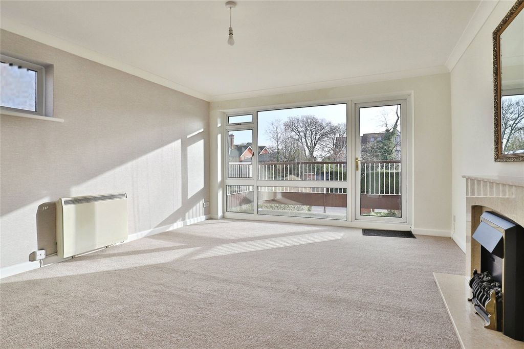 Property photo 2 of 15 Picture No. 12