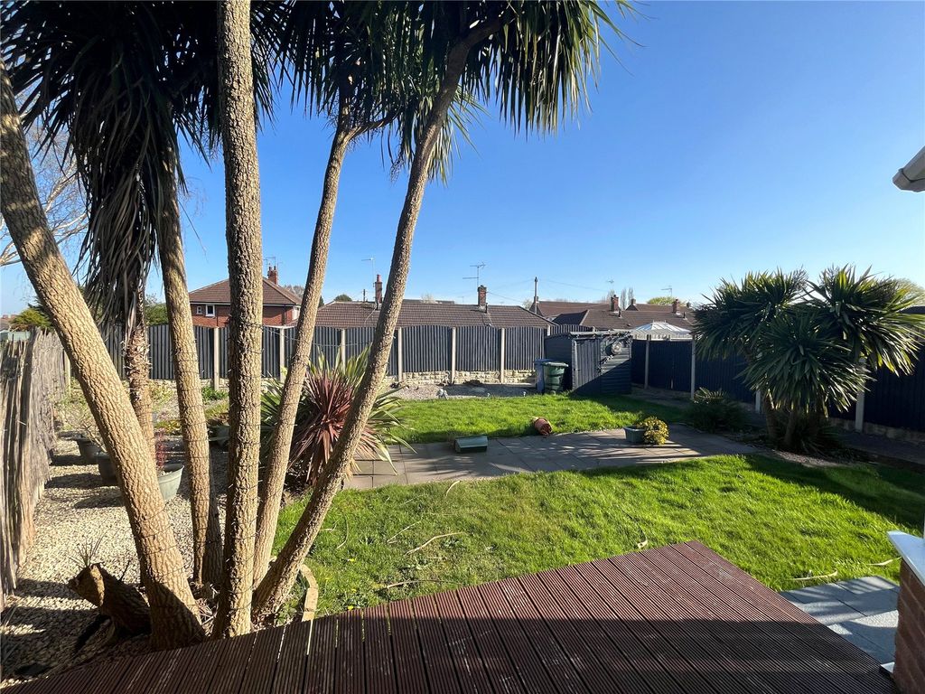 Property photo 2 of 12 Picture No. 14