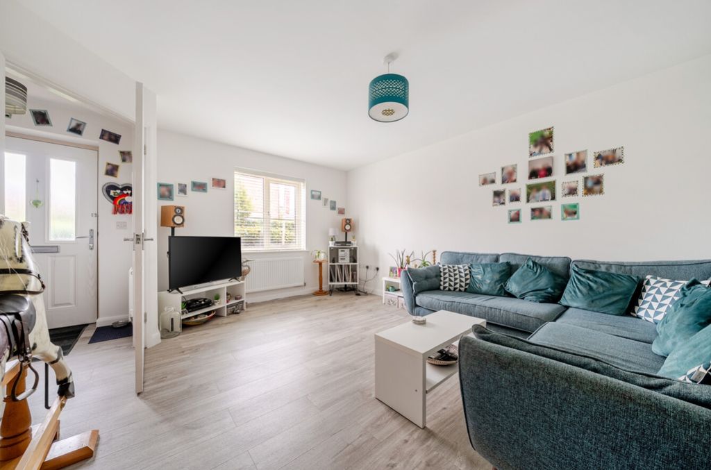 Property photo 2 of 21 1511664-11-1A0435A9Cdb3c