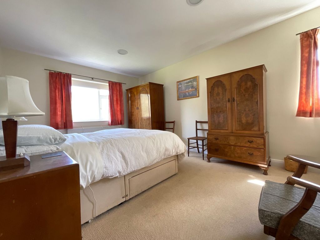 Additional image 4 of 2 bed flat for sale64-70 Hackness Road, Scarborough YO12