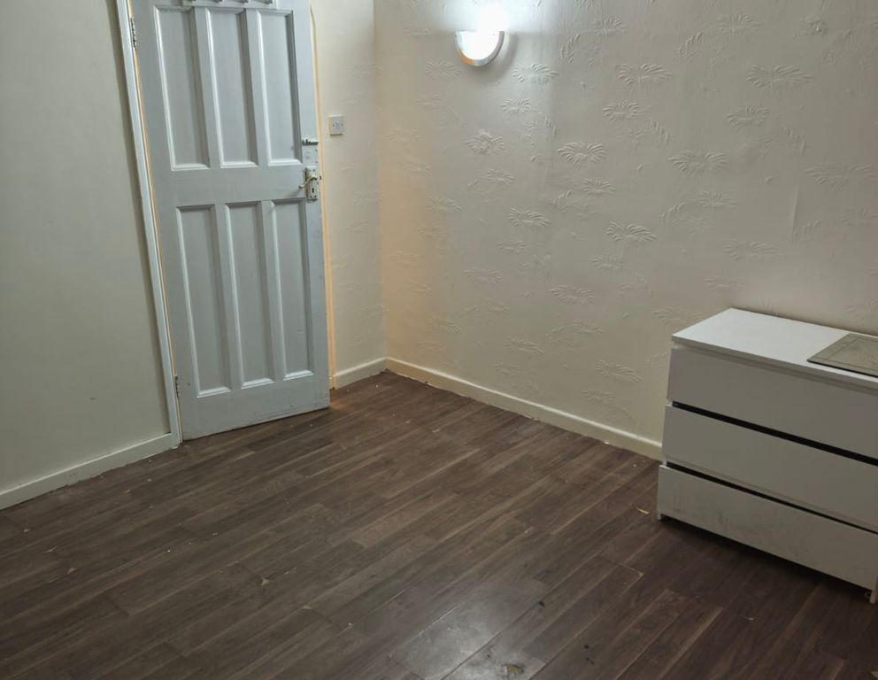 Property photo 2 of 9 F6168276-59c4-46Dd-Bd61-87501B413013