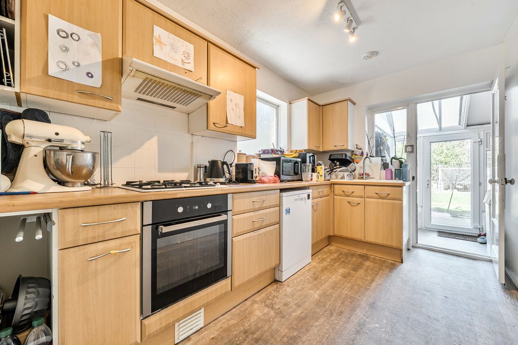 Property photo 2 of 14 1-6Ab1F142F0Fe3-1...
