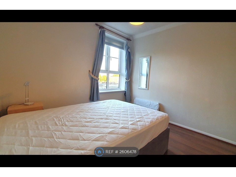Property photo 2 of 9 Double Bedroom, Views To River