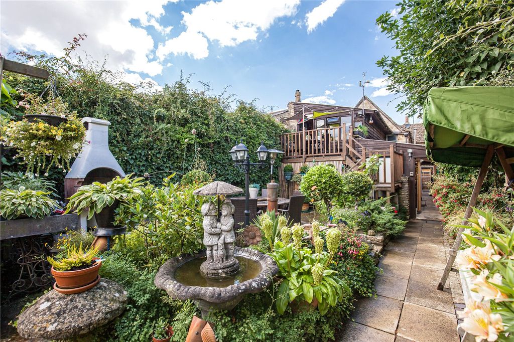 Property photo 2 of 19 Picture No. 33