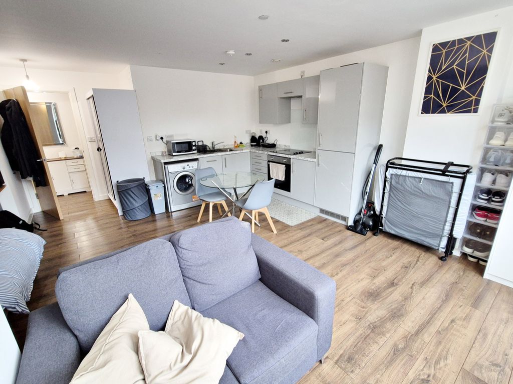 Property photo 2 of 8