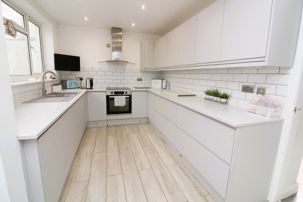 Property photo 3 of 29 Img_2351