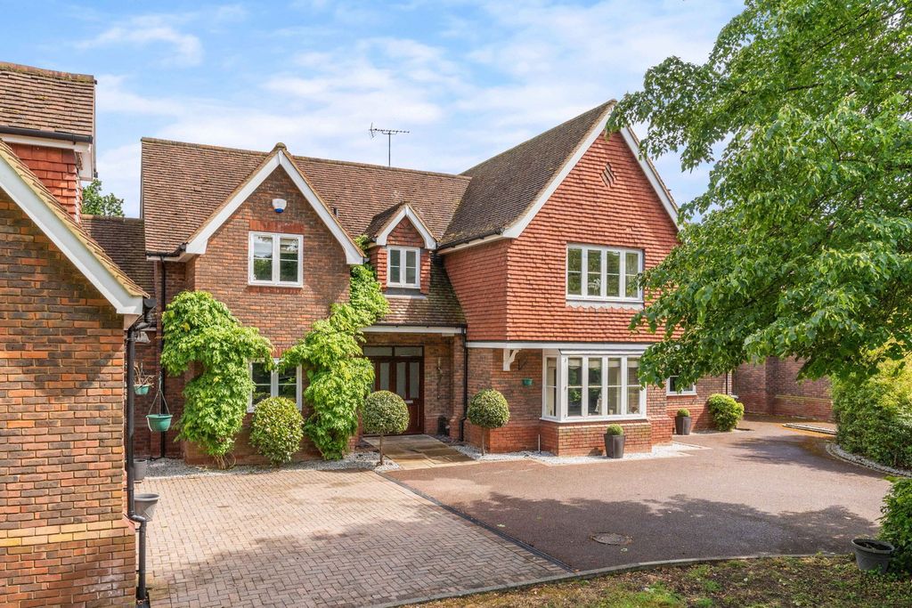 Property photo 1 of 31