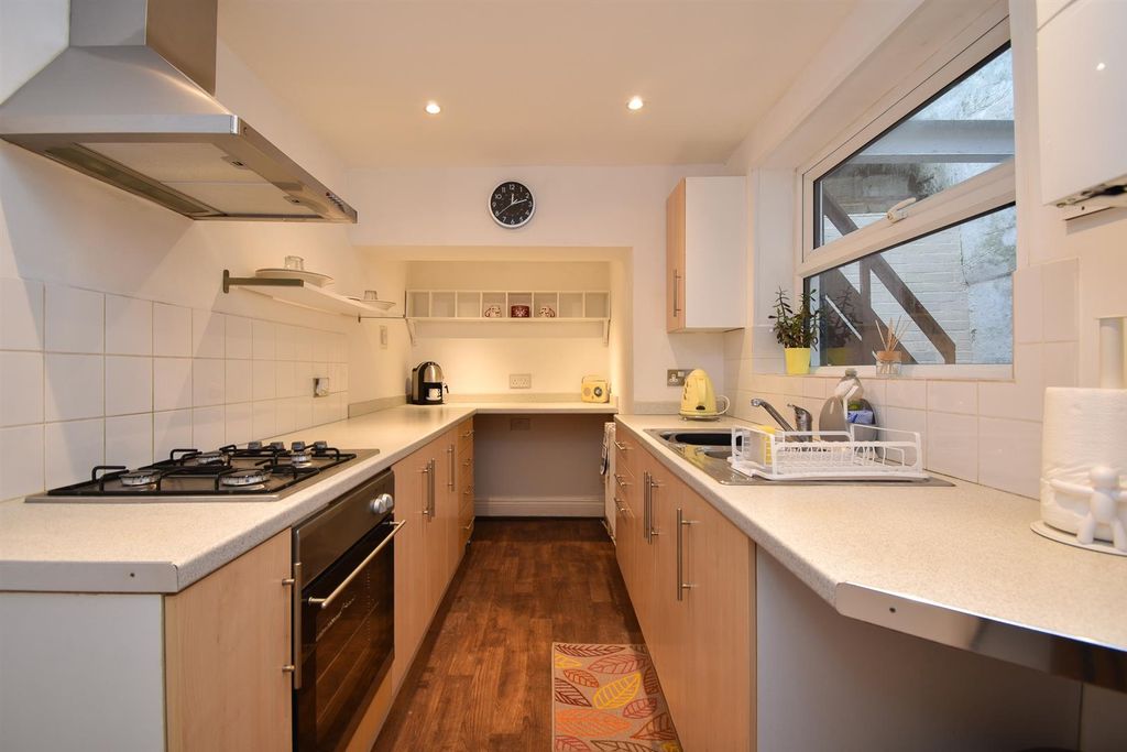 Property photo 2 of 22 Kitchen