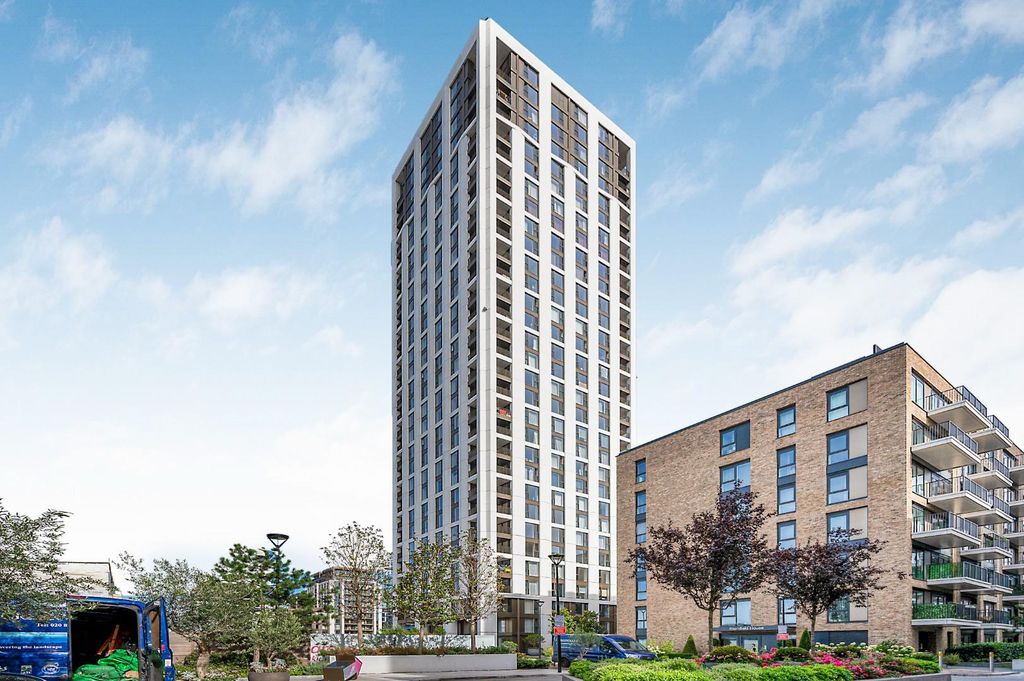 Property photo 3 of 25 Kings Tower - Chelsea Creek