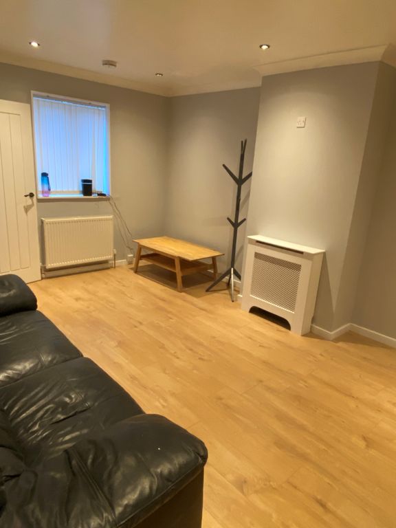 Property photo 2 of 7 Living Room