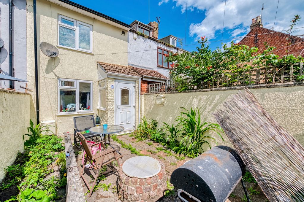 Property photo 1 of 18
