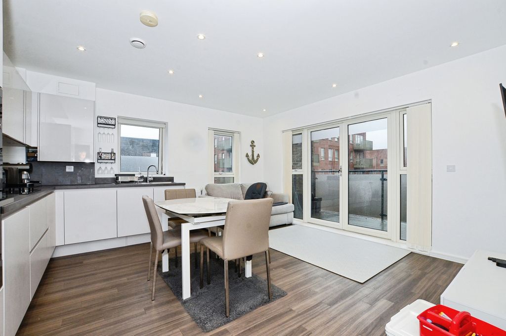 Property photo 1 of 11 Dsc_9166