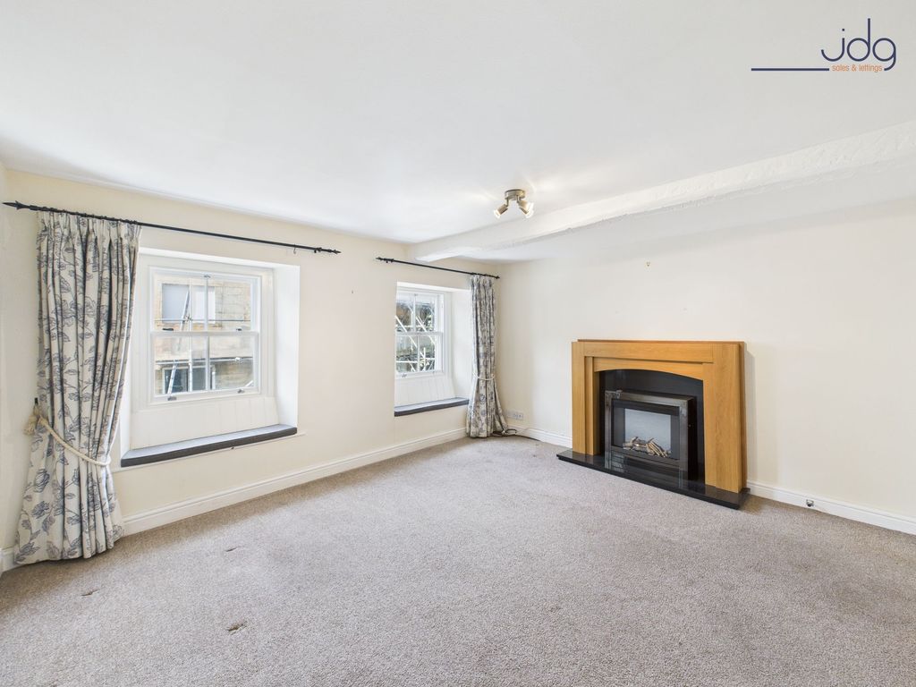 Property photo 2 of 6 Feature Fireplace