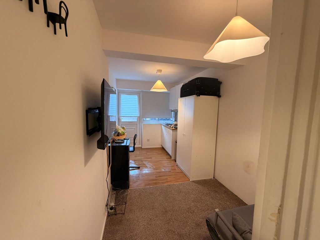 Property photo 1 of 3