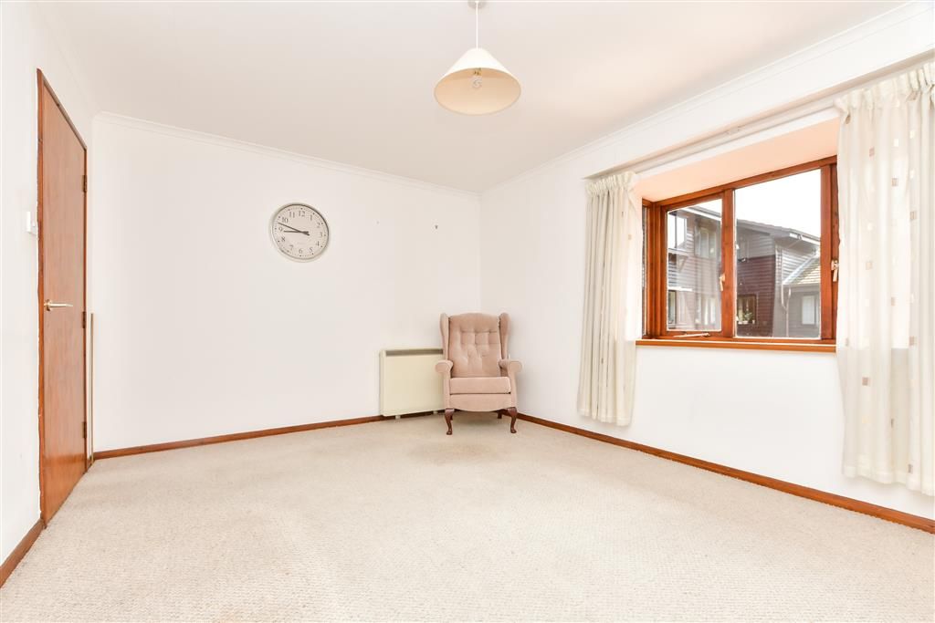 Property photo 2 of 8 Lounge/Dining Room