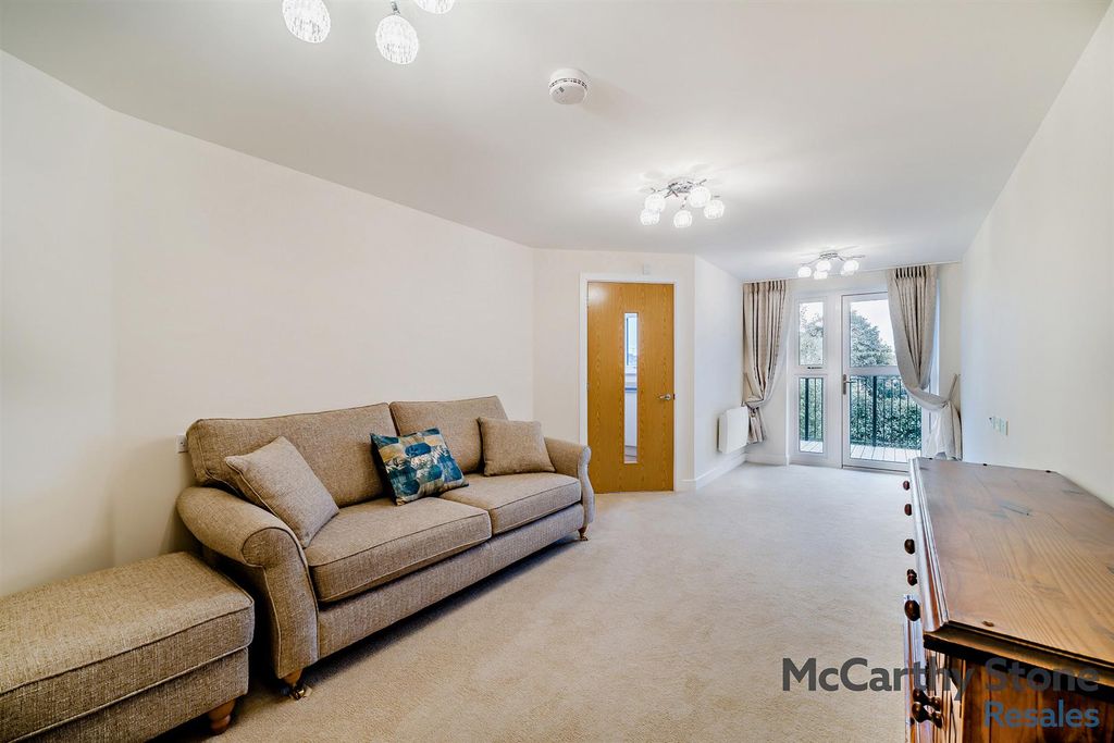 Property photo 3 of 18 Living Room: