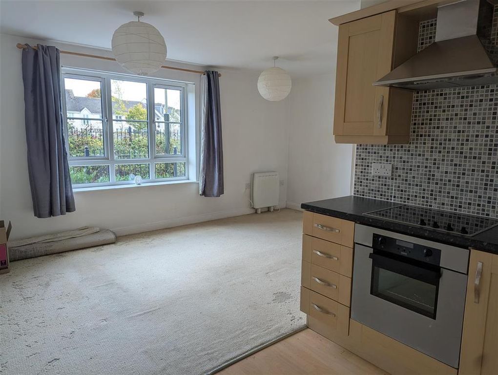 Property photo 2 of 11