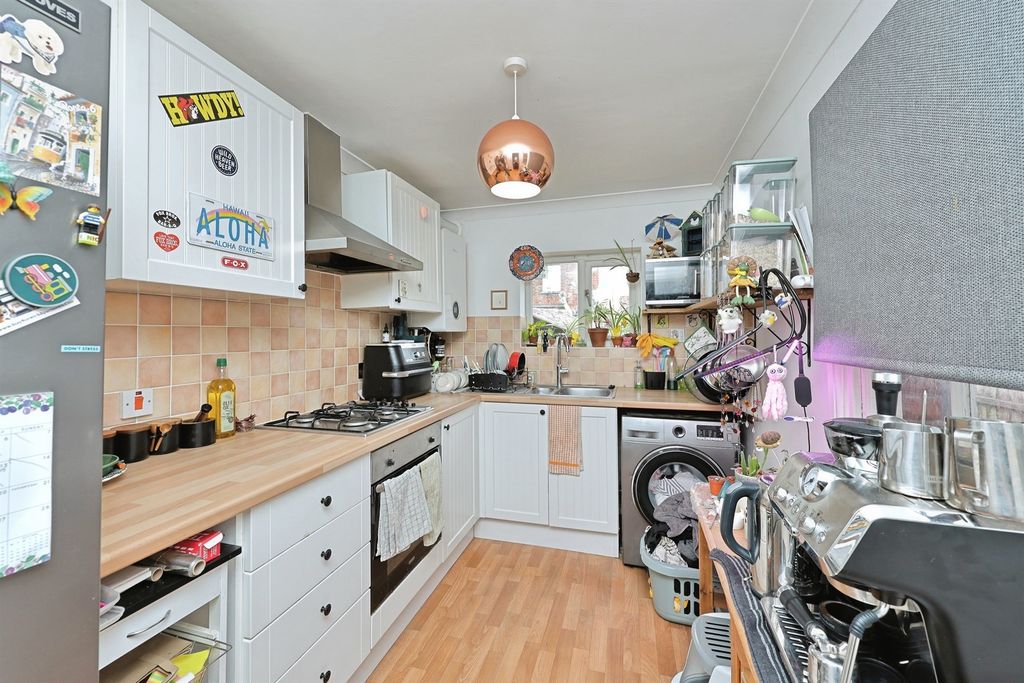 Property photo 2 of 14