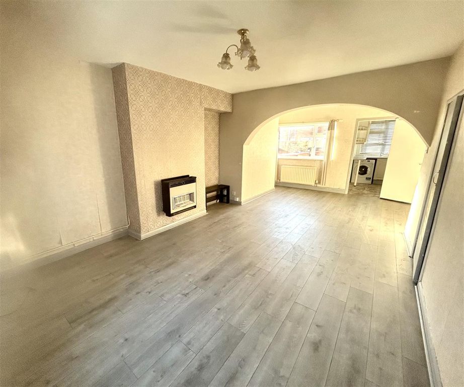 Property photo 2 of 8 3 Hilda.Jpg