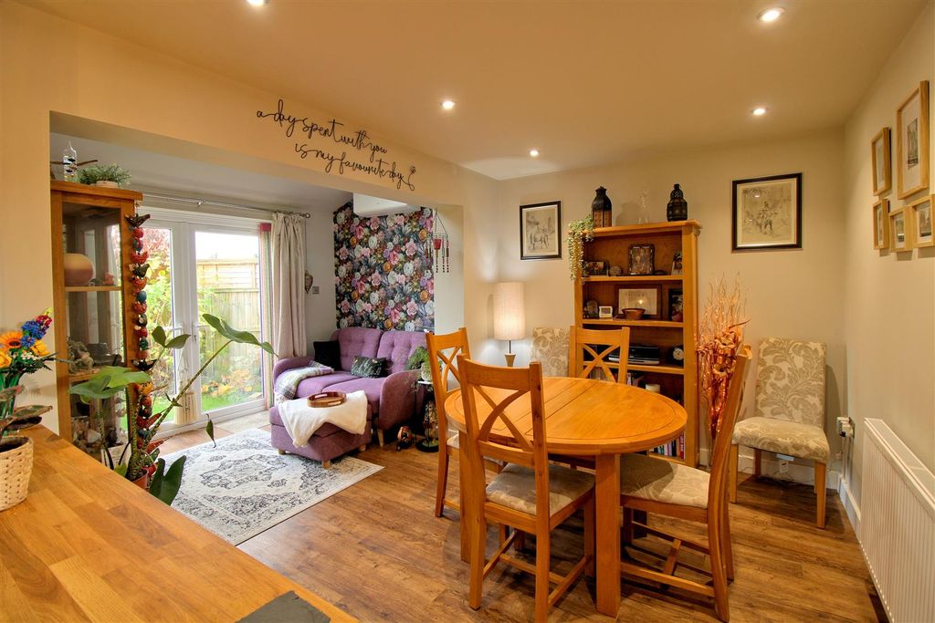 Property photo 3 of 30 Diner/Snug