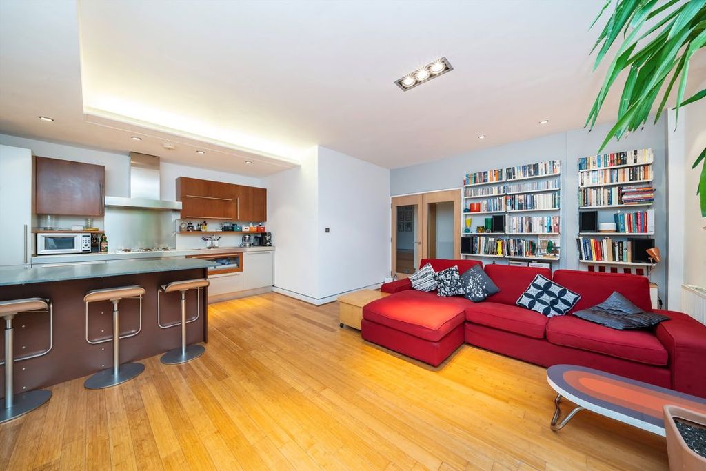 Property photo 3 of 8