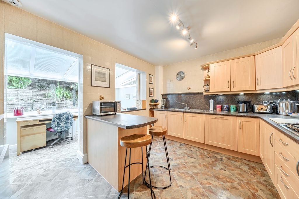 Property photo 2 of 26 1361501-4-68E6d17451A78