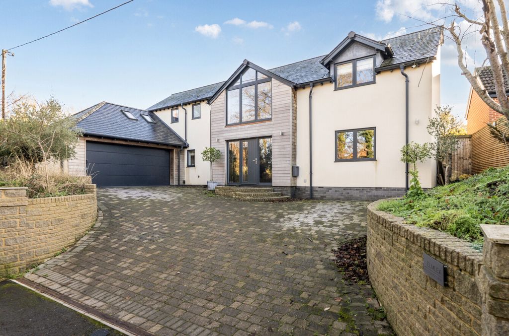 Property photo 1 of 29 1394570769458961A805c