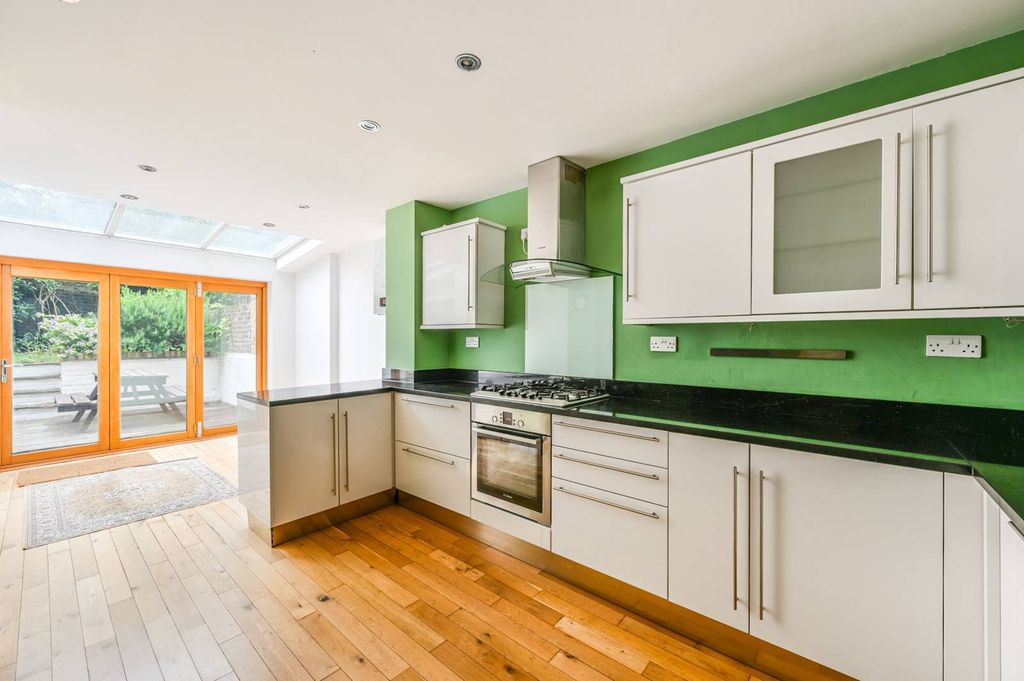 Property photo 2 of 13