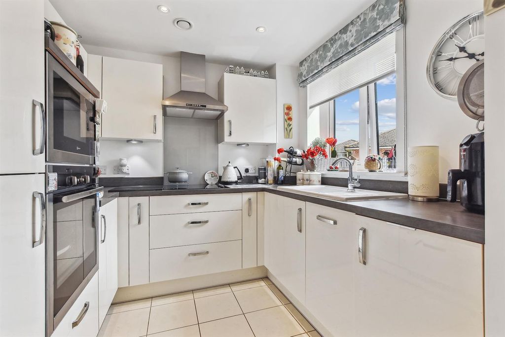 Property photo 3 of 9 05-Df689c87-57Be-410E-9Bab-37Cdf3E5Eea6Gcmcs - 16