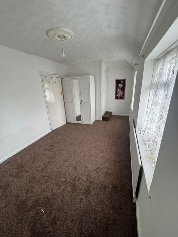 Property photo 1 of 8 A Lovely 3 Bedroom House To Let In Dagenham