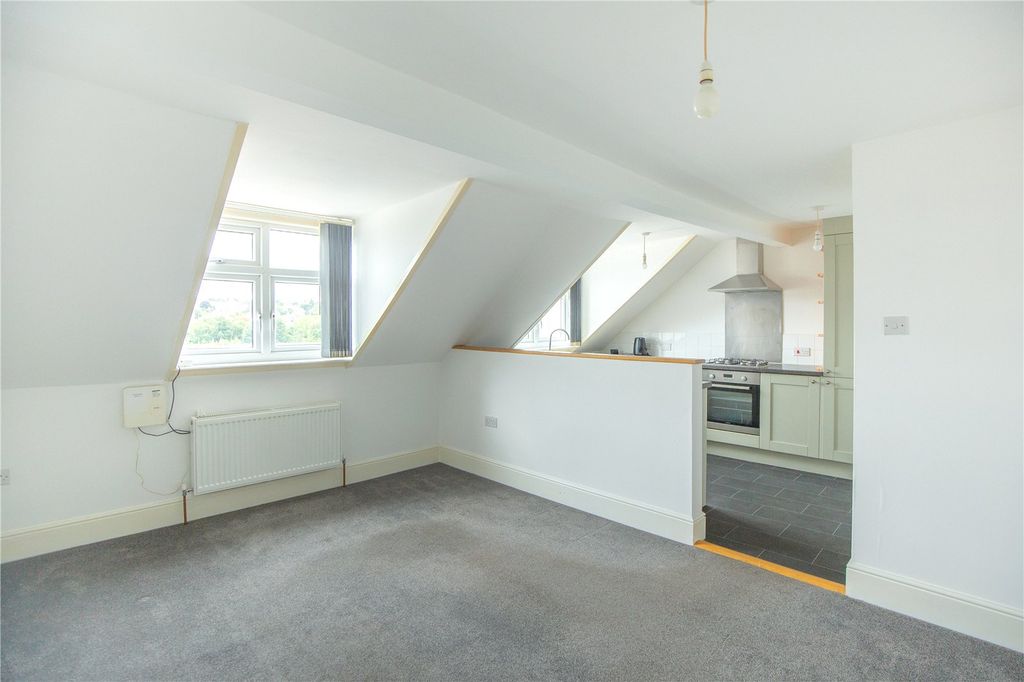 Property photo 2 of 10 Picture No. 33