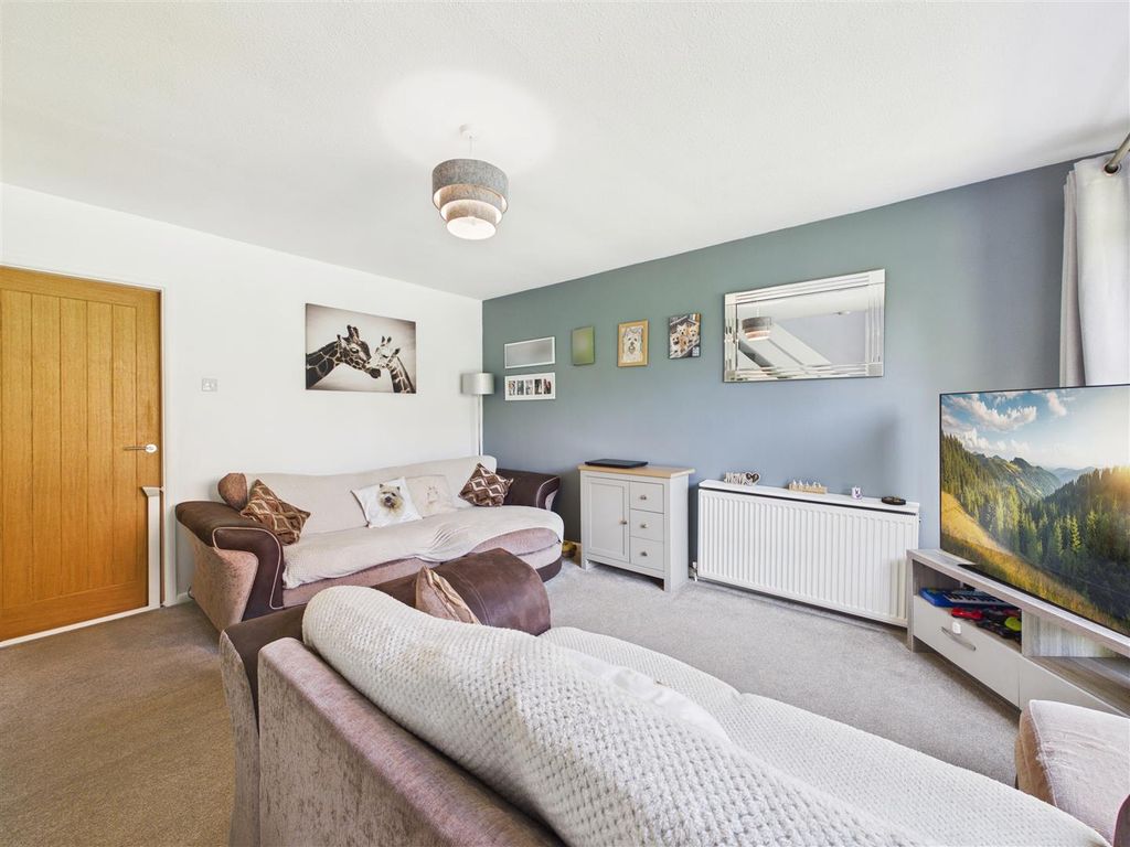 Property photo 3 of 18 Cam05476G0-Pr0251-Still017.Jpg