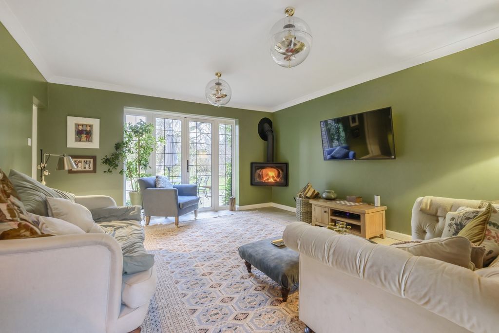 Property photo 2 of 20 924729 (3)