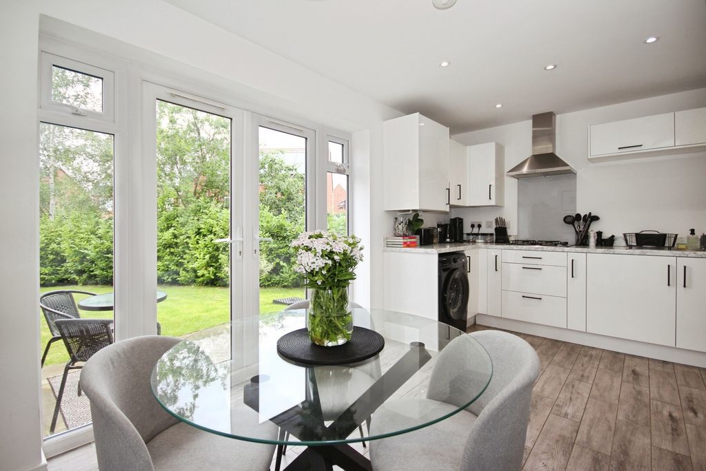 Property photo 2 of 20 Pbox-Img.Jpg