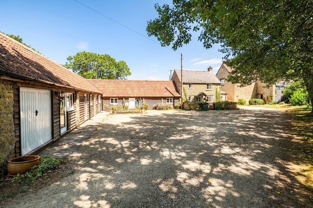 Property photo 1 of 31