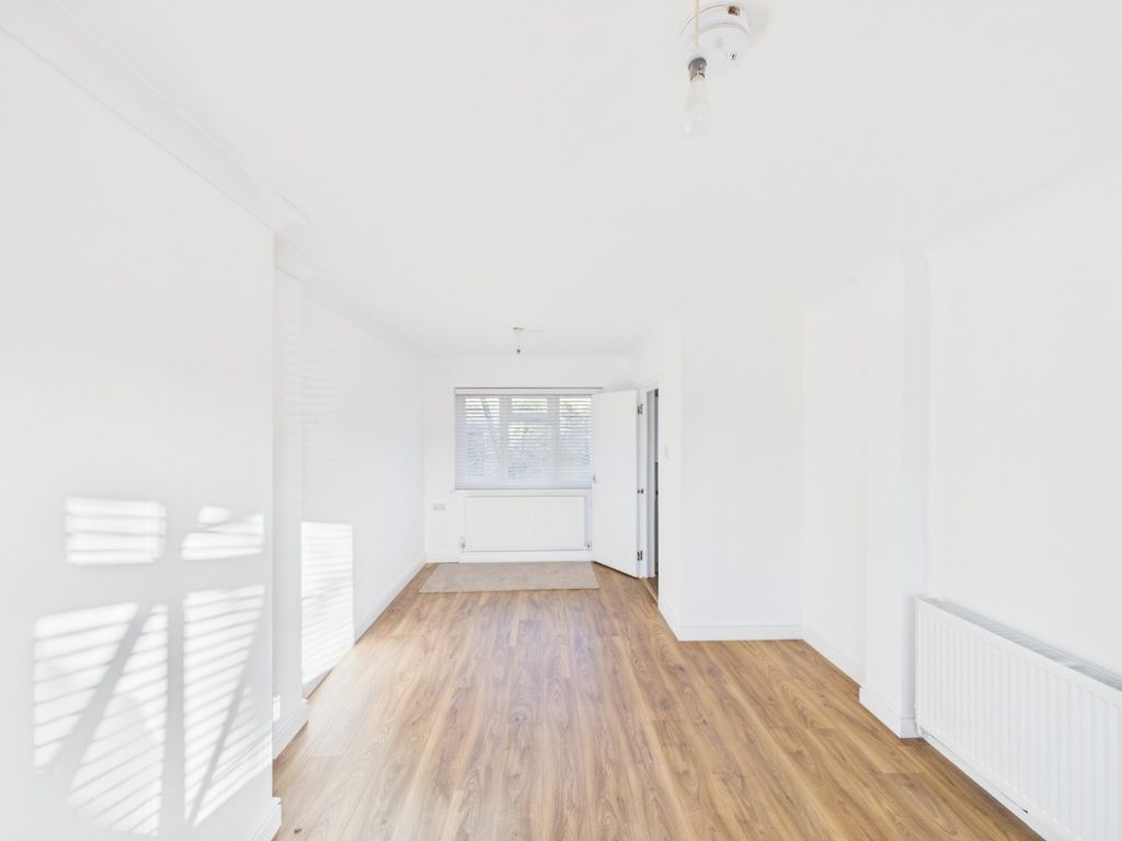 Property photo 1 of 13 4813321