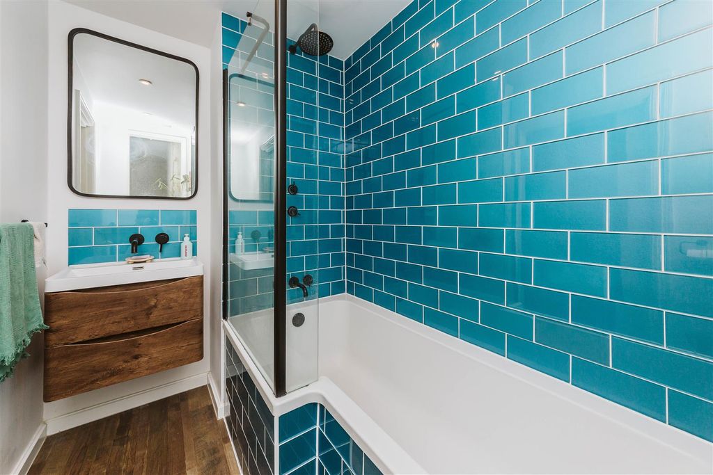 Property photo 3 of 15 Bathroom