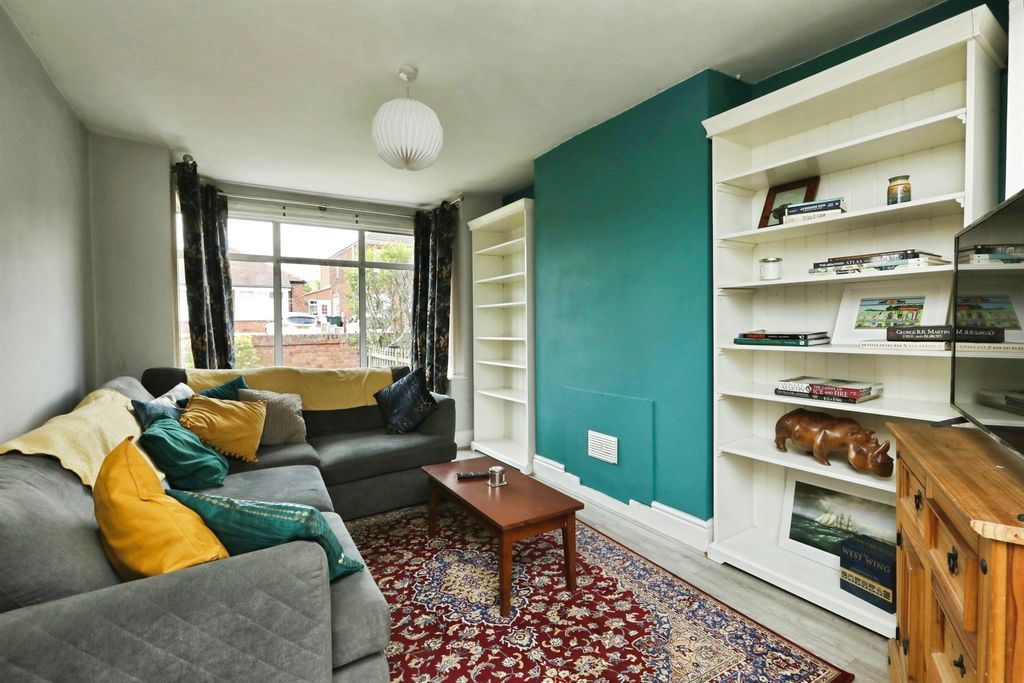 Property photo 2 of 13