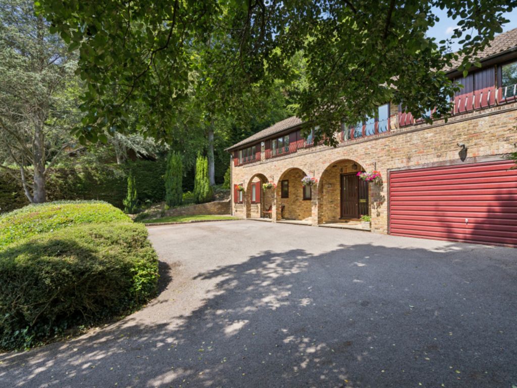 Property photo 2 of 33