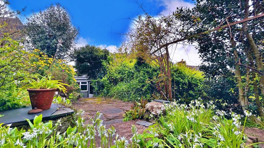 Property photo 2 of 28 Garden 4.Jpg