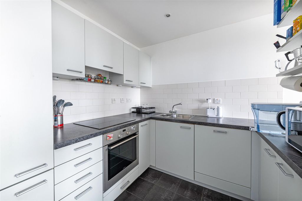 Property photo 3 of 11 49 The Swish Kit.Jpg