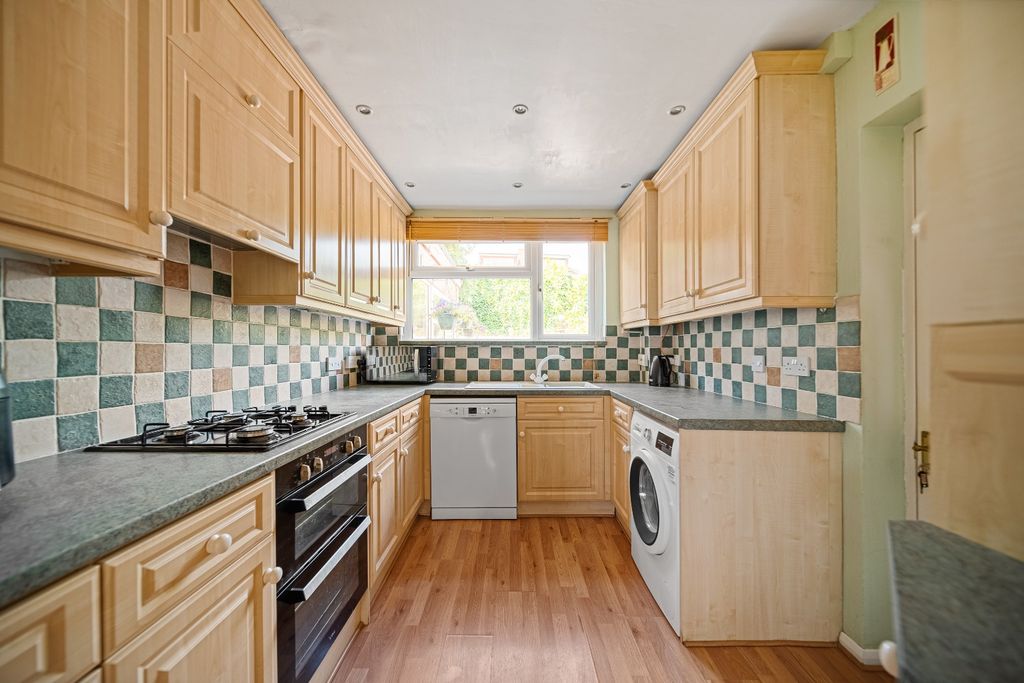 Property photo 3 of 17 4075773